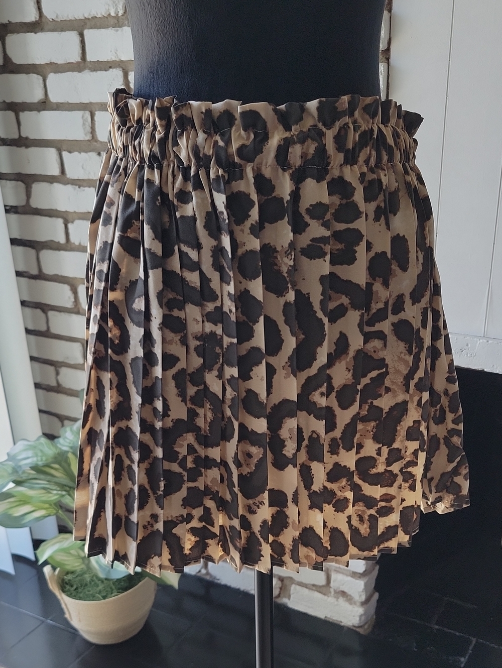 Shein - Pleated Leopard Print Mini Skirt - Beige & Black